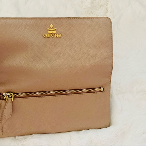 Prada Wallet - Picture 6 of 10